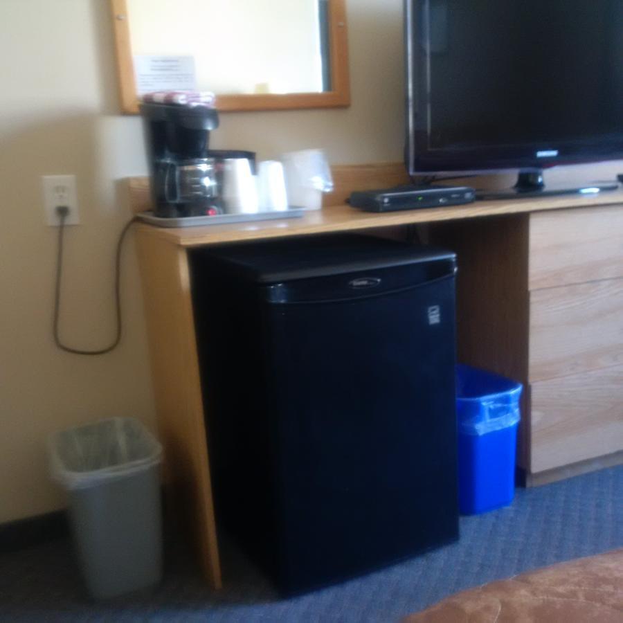 Travel-Inn Resort & Campground 새스커툰 외부 사진