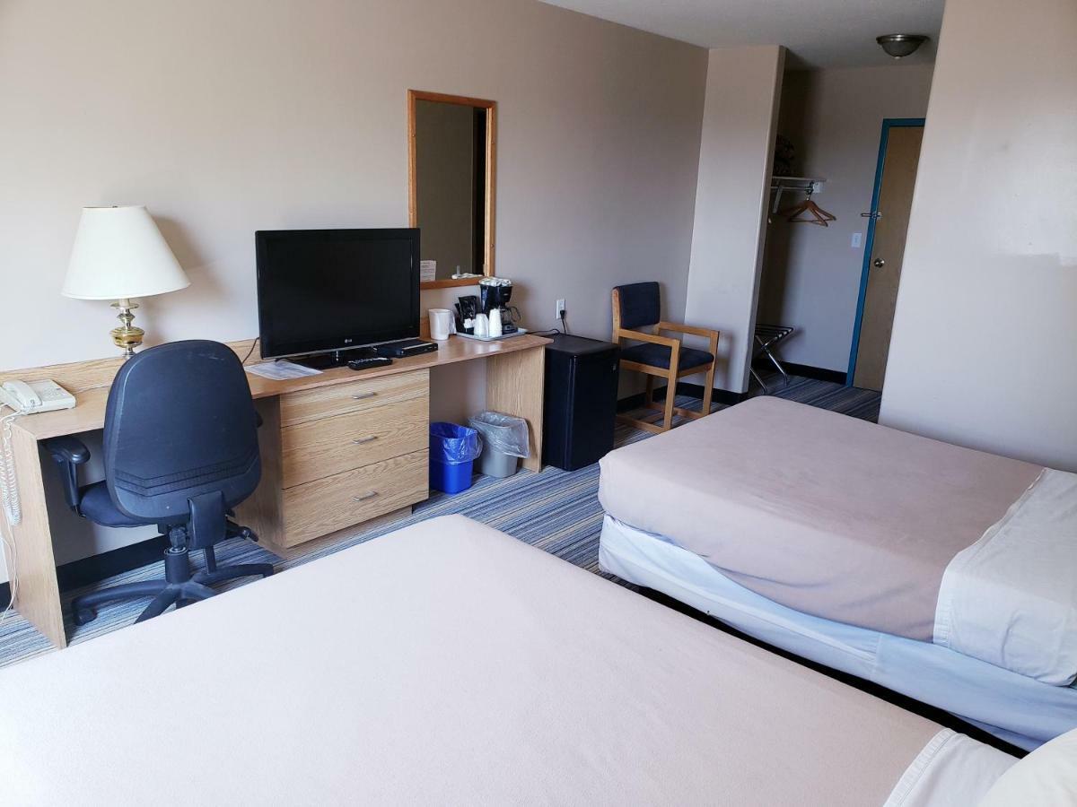Travel-Inn Resort & Campground 새스커툰 외부 사진